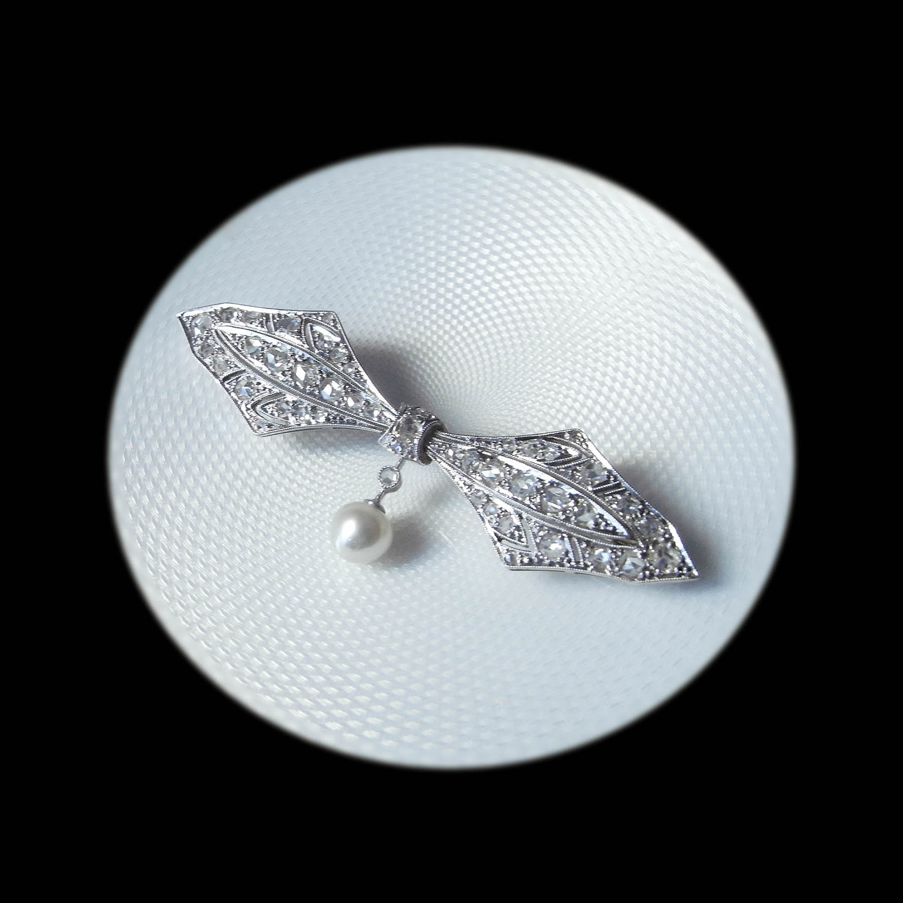 リボン型 ダイヤモンド 天然真珠 ブローチ/アンティークジュエリー | ルーヴルアンティーク アンティークジュエリー専門店