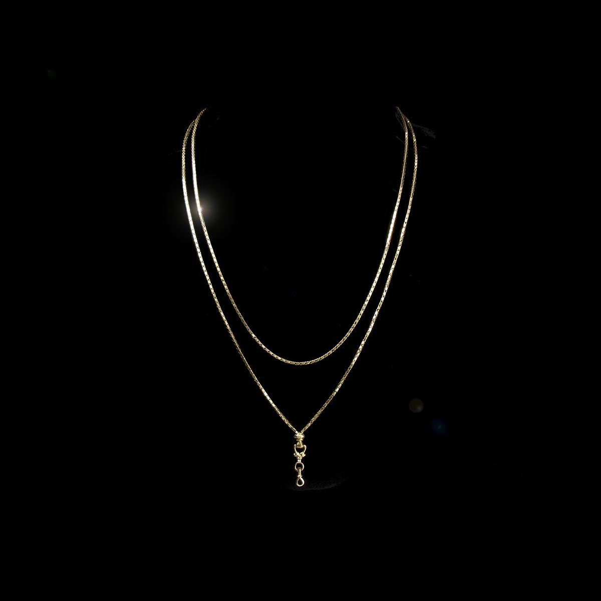 ロマン主義時代のソートワール 貴婦人の手型彫金細工パーツ飾りロングネックレス/フランス100cm未満チェーン アンティークジュエリー フランス　19世紀 18金 ルーヴルアンティーク　アンティークジュエリー＆オブジェ専門店